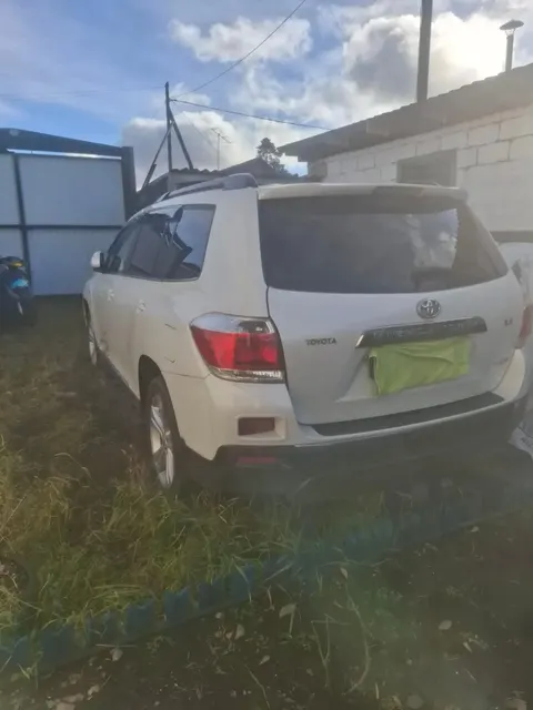 Автомобиль марки TOYOTA модель Highlander 2013 г.в. VIN-номер JTEES41A402224158