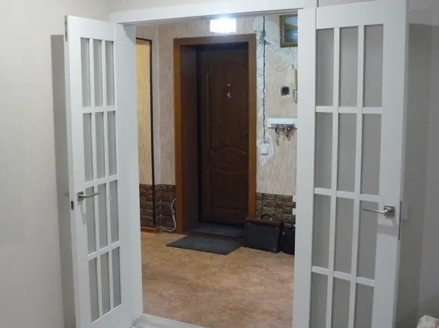 5-комнатная квартира (помещение), общей площадью: 83,4 кв. м, расположенная по адресу: Омская область, г. Омск, ул. Романенко, д. 10б, кв. 5, кадастровый номер 55:36:120305:21692