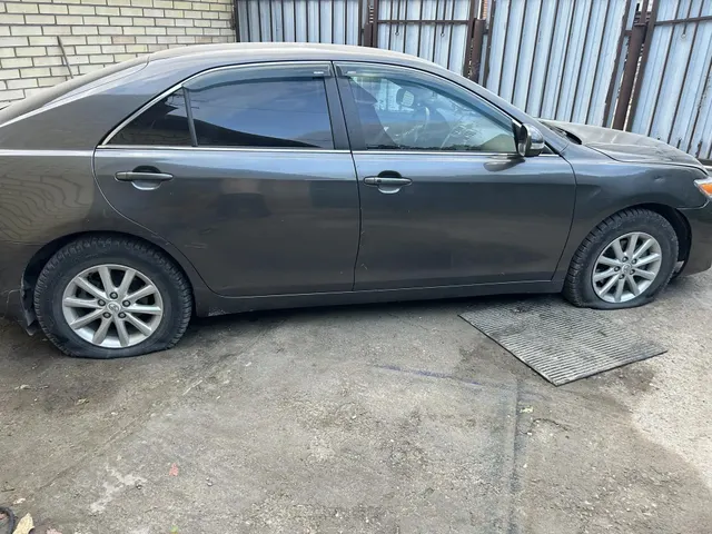 Автомобиль марки TOYOTA модели Camry 2009 г.в., VIN-номер XW7BK40KX0S001827