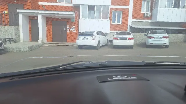 Автомобиль марки LEXUS модель RX 2005 г.в. VIN-номер JTJHF31U002015555