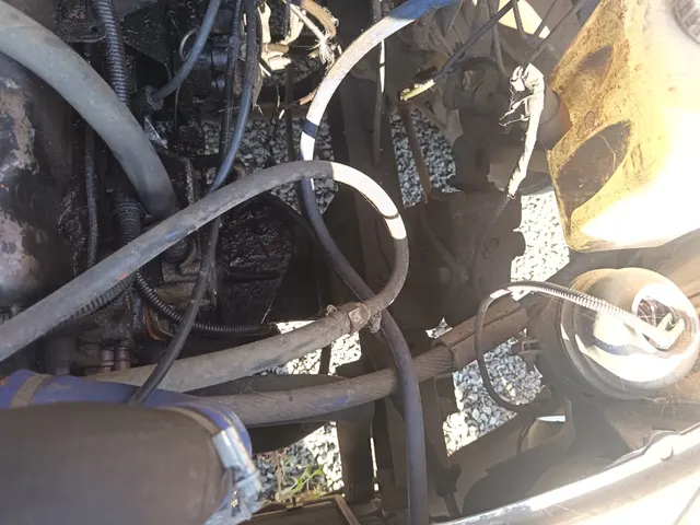 Грузовой бортовой автомобиль марки: GAZ, модели: 330232, год выпуска: 2010 г., идентификационный номер (VIN): X96330233A0696358