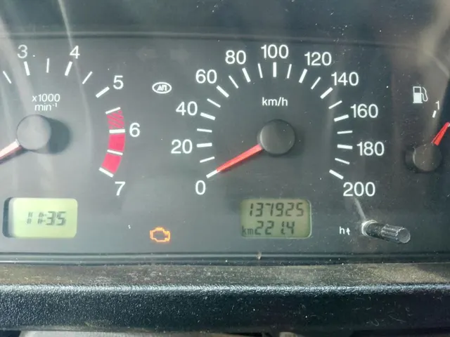 Легковой автомобиль марки: LADA, модель: 212140, год выпуска: 2014, цвет кузова: темно-зеленый, идентификационный номер: XTA21240F2209608