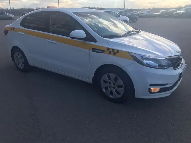 Легковой автомобиль марки: KIA, модель: Rio, год выпуска: 2017 г., кузов №: Z94CB41BBHR439246, идентификационный номер (VIN): Z94CB41BBHR439246