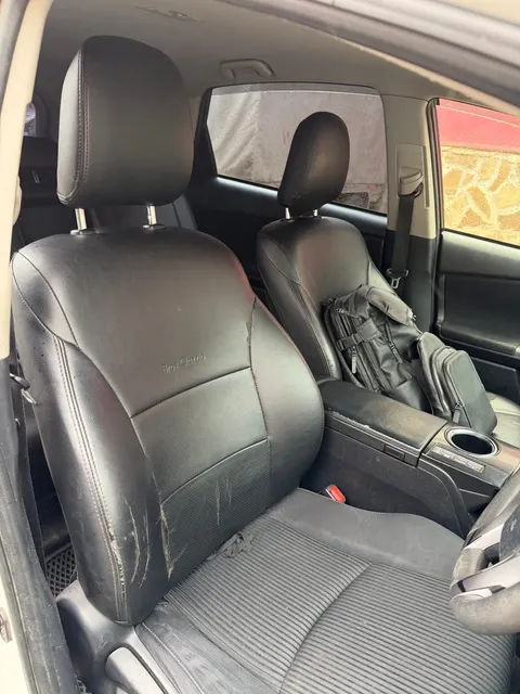 Автомобиль марки TOYOTA модель Prius 2015 г.в. номер кузова ZVW41-3387456
