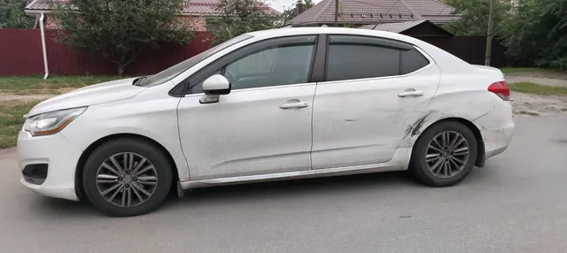 Автомобиль марки CITROEN модель C4 2015 г.в. VIN-номер Z8TND5FEAFM001468, являющийся предметом залога ПАО «Совкомбанк»