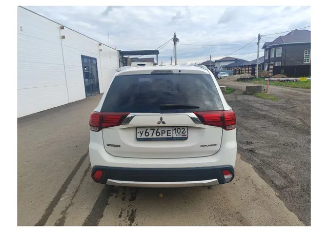 Автомобиль марки MITSUBISHI модель OUTLANDER 2017 г.в. VIN-номер Z8TXTGF2WHM021898