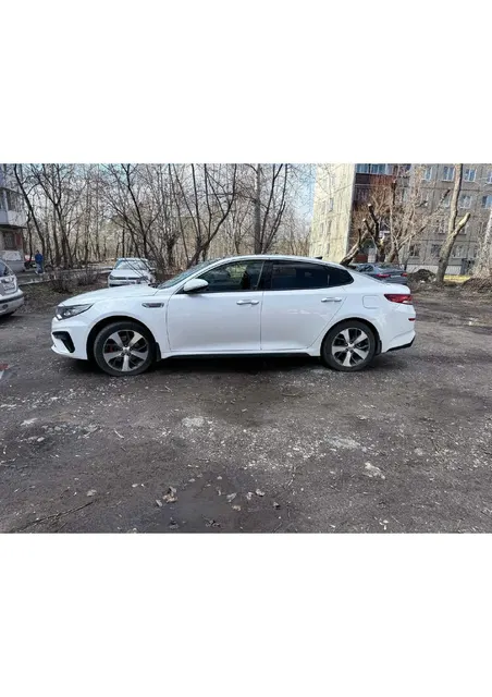 Легковой автомобиль KIA модель Optima 2018 г.в. VIN-номер XWEGV412BK0003927, находится в залоге у ПАО «Совкомбанк».