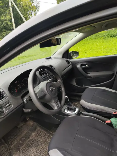 Автомобиль марки VOLKSWAGEN модель POLO 2011 г.в. VIN-номер WVWZZZ6RZCY521020