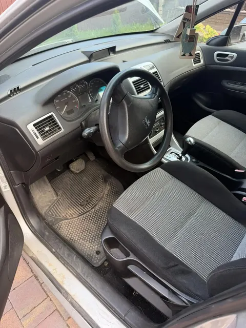 Автомобиль марки PEUGEOT модель 307 2006 г.в. VIN-номер VF33CNFUF84641564