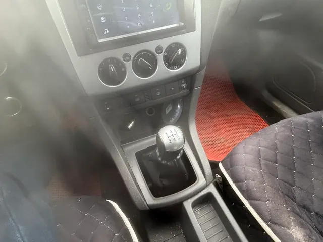 Автомобиль марки FORD модель Focus, 2005 г.в., VIN: X9F5XXEED55C68165 (является предметом залога ПАО «СОВКОМБАНК»).