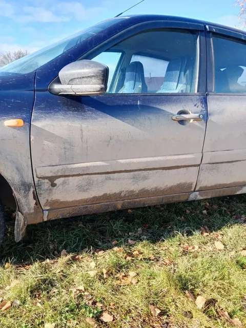 Автомобиль марки LADA, модель Granta, 2015 года выпуска, VIN: XTA219110FY168817 (является предметом залога ПАО «СОВКОМБАНК»).