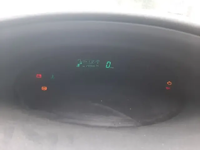 Легковой автомобиль: марки TOYOTA модель VITZ 2003 г.в. номер кузова SCP13-0006823