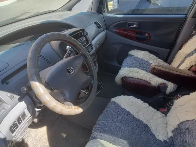 Автомобиль марки TOYOTA модель Previa 2002 г.в. VIN-номер JTEGD32M700195529