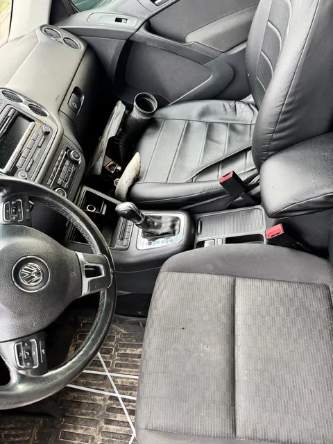 Автомобиль марки VOLKSWAGEN модель Tiguan 2011 г.в. VIN-номер XW8ZZZ5NZCG110531