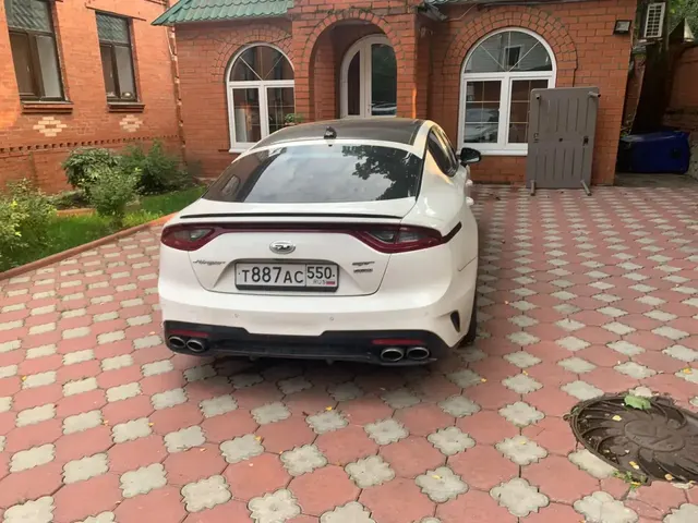 Легковой автомобиль Марка: KIA модель: STINGER 2018 г.в. VIN-номер XWEE551CDJ0000144, цвет белый