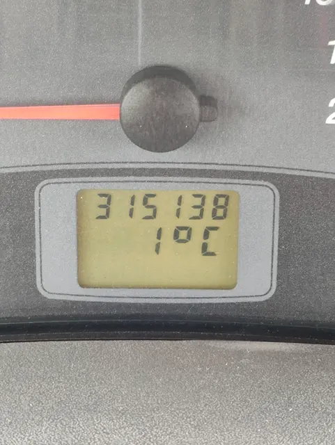 Автомобиль марки ВАЗ модель 21121 ЛАДА 112 2007 г.в. VIN-номер XTA21121070457637;