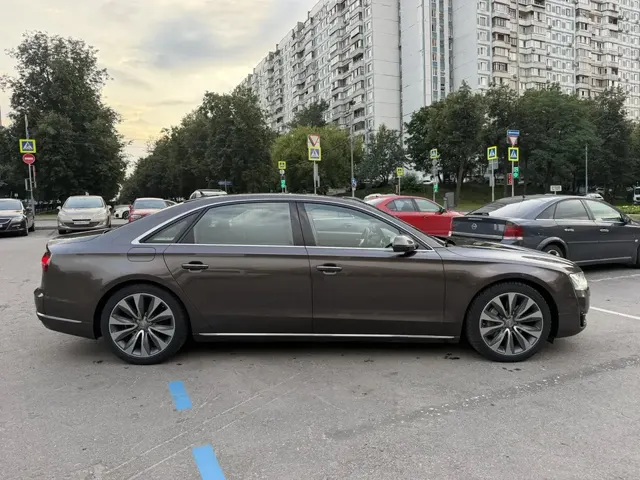 Автомобиль марки AUDI модель A8 L 2014 г.в. VIN-номер WAUZZZ4H2EN012935
