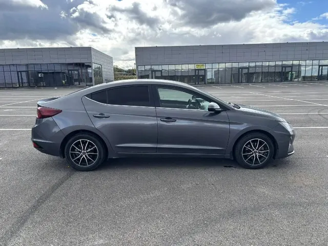 Автомобиль марки HYUNDAI модель Elantra 2019 г.в. VIN-номер XWEDC41FBL0007222 (предмет залога ПАО "Совкомбанк")