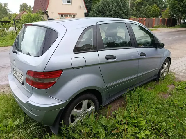 Автомобиль марки Mercedes-Benz модель B200 2007 г.в. VIN-номер WDD2452331J219702