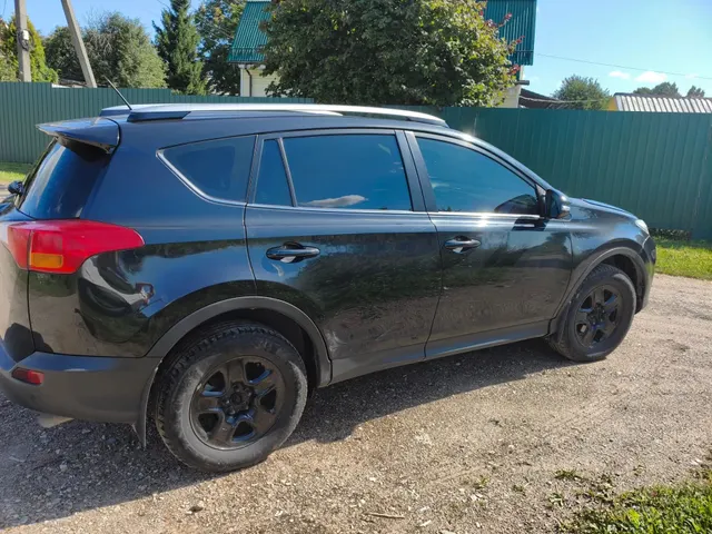 Автомобиль марки Toyota Rav 4, 2014 года выпуска, идентификационный номер (VIN) JTMDDREV40J003511