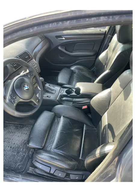 Автомобиль марки BMW модель 320IА 2003 г.в. VIN-номер X4XEV18453EE30916, находится в залоге ПАО "Совкомбанк"