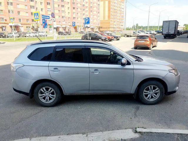 Автомобиль марки MITSUBISHI модель Outlander 2013 г.в. VIN-номер Z8TXTGF3WDM022294