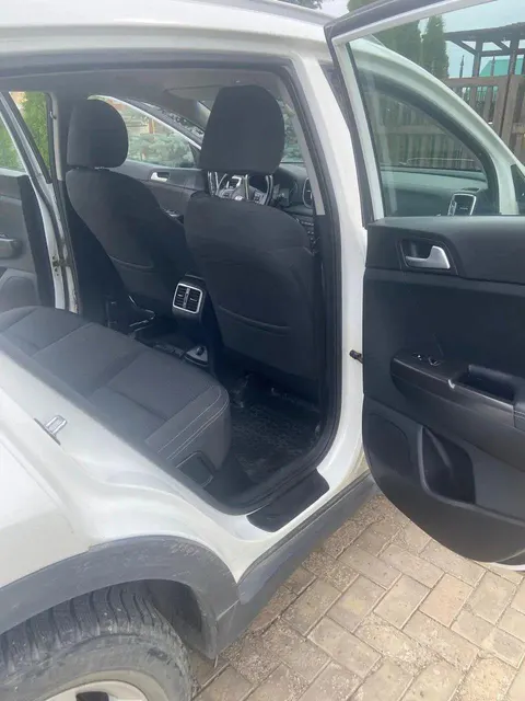 Легковой автомобиль марки KIA, модель Sportage, 2018 г.в., VIN-номер: XWEPH81ADJ0026323. Транспортное средство в залоге у ПАО «Совкомбанк».