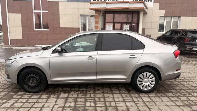 Легковой автомобиль марки: SKODA, модели: Rapid, год выпуска: 2021, идентификационный номер (VIN): XW8AC2NHXMK122594. Находится в залоге у ПАО «Совкомбанк» (ИНН 4401116480).