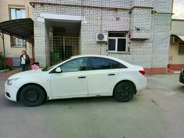 Легковой автомобиль марки: CHEVROLET, модели: CRUZE, год выпуска: 2010 г., идентификационный номер (VIN): XUFJA696JA3017997
