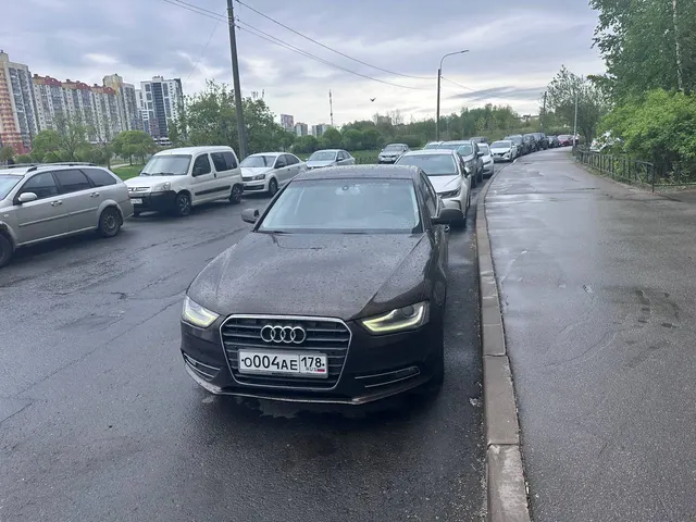 Легковой автомобиль марки: AUDI модель A4 2014 г.в. VIN-номер WAUZZZ8K9FN011630