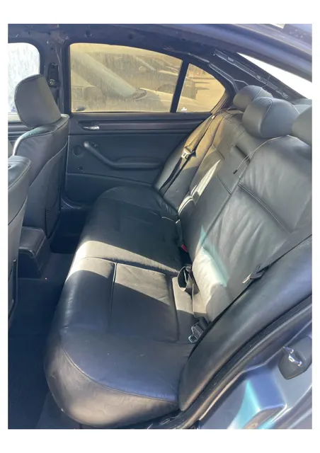 Автомобиль марки BMW модель 320IА 2003 г.в. VIN-номер X4XEV18453EE30916, находится в залоге ПАО "Совкомбанк"
