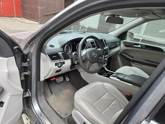 Легковой автомобиль марки: MERCEDES-BENZ модель: ML 400 4 MATIC