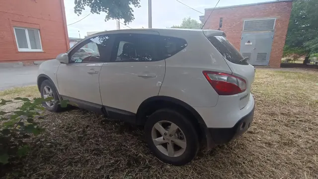 Автомобиль марки NISSAN модель QASHQAI 2010 г.в. VIN-номер SJNFBAJ10U2109330