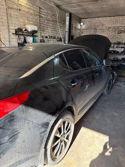 Автомобиль марки KIA модель Optima 2011 г.в. VIN-номер KNAGN412BC5235602