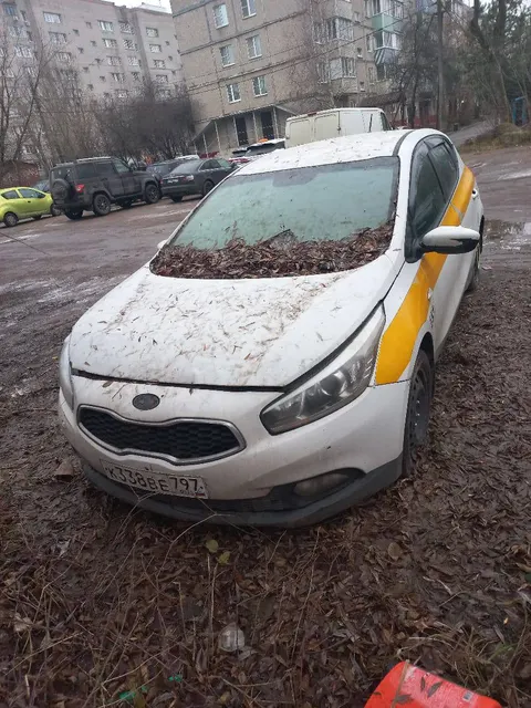 Автомобиль марки KIA модель Ceed 2015 г.в. VIN-номер XWEHN512BF0033676