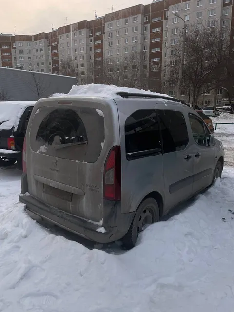 Автомобиль марки PEUGEOT модель Partner Tepee. Год выпуска: 2012. VIN-номер VF37J5FS0CJ636034.