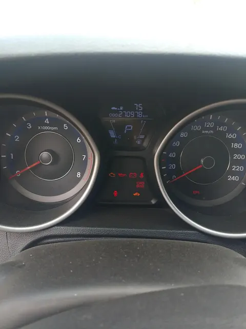 Легковой автомобиль марки: HYUNDAI, модель: ELANTRA 1.6 AT, год выпуска: 2011., идентификационный номер (VIN): KMHDG41CBCU245084