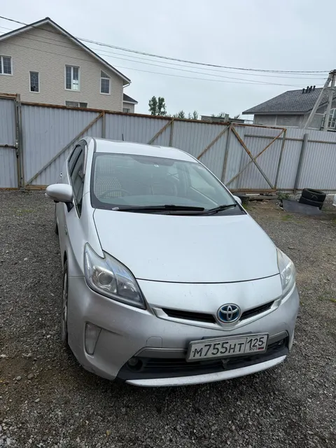 Автомобиль марки TOYOTA модель Prius 2014 г.в. номер кузова ZVW35-3065720.
