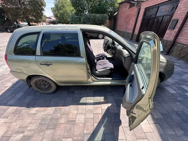 Автомобиль марки LADA модель 111740 LADA KALINA 2010 г.в. VIN-номер XTA111740A0052278
