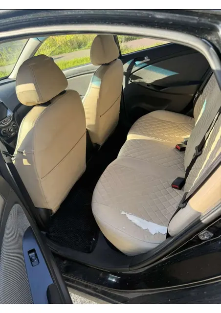 Автомобиль марки HYUNDAI модель Solaris 2011 г.в. VIN-номер Z94CT41CBBR082871. В залоге у ПАО "Совкомбанк".