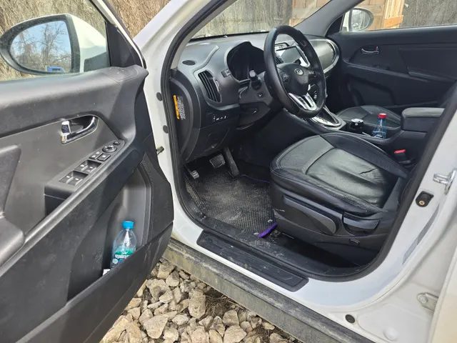 Автомобиль марки KIA модель Sportage 2012 г.в. VIN-номер KNAPC816BCK330986