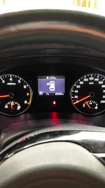 Автомобиль марки KIA модель Sportage 2020 г.в. VIN-номер XWEPH81ABM0042241. Имущество обременено залогом ПАО «Совкомбанк».