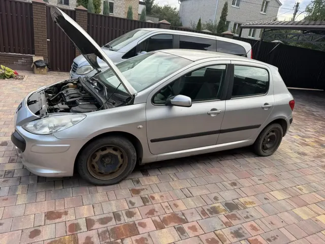 Автомобиль марки PEUGEOT модель 307 2006 г.в. VIN-номер VF33CNFUF84641564