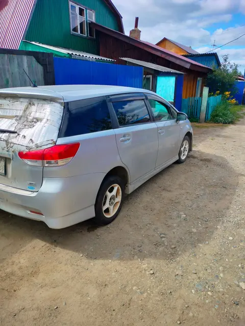 Легковой автомобиль марки: TOYOTA модель: WISH, год выпуска: 2010 г., кузов №: ZGE25-0008526, находится в залоге у ПАО «Совкомбанк».