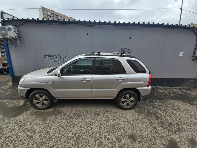Автомобиль марки KIA модель Sportage 2010 г.в. VIN-номер XWEKH812AA0006672