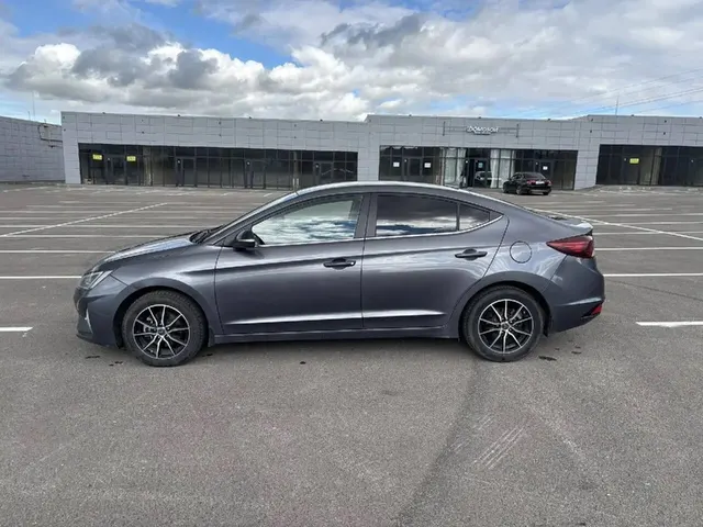Автомобиль марки HYUNDAI модель Elantra 2019 г.в. VIN-номер XWEDC41FBL0007222 (предмет залога ПАО "Совкомбанк")