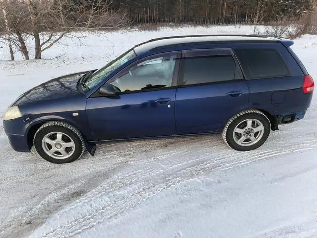 Автомобиль марки NISSAN модель WINGRAOD 2002 г.в. номер кузова WFY11-280188