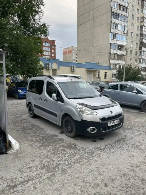 Автомобиль марки PEUGEOT модель Partner Tepee. Год выпуска: 2012. VIN-номер VF37J5FS0CJ636034.