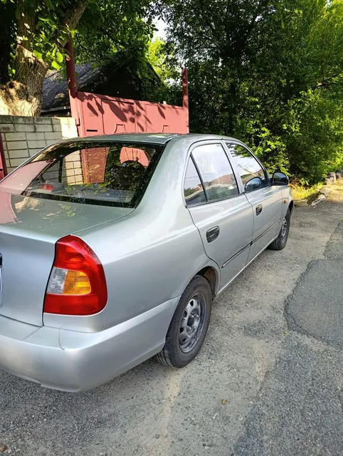 Автомобиль марки HYUNDAI модель Accent 2005 г.в. VIN-номер X7MCF41GP5M042071