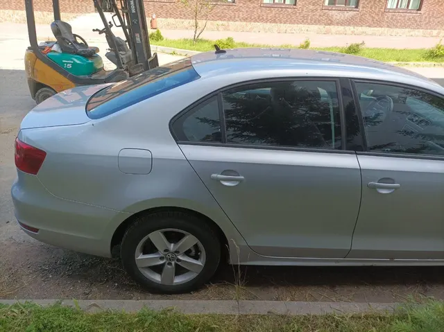 Автомобиль марки Volkswagen Jetta, 2013 года выпуска, VIN:XW8ZZZ16ZDN00972